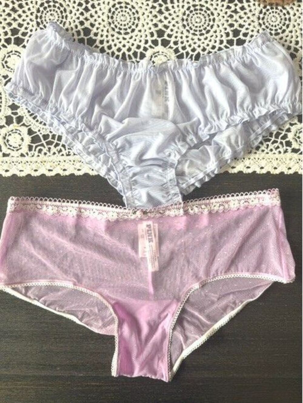 NWT Victoria's Secret cheeky panties in lace and ruffle sexy & cute size Large